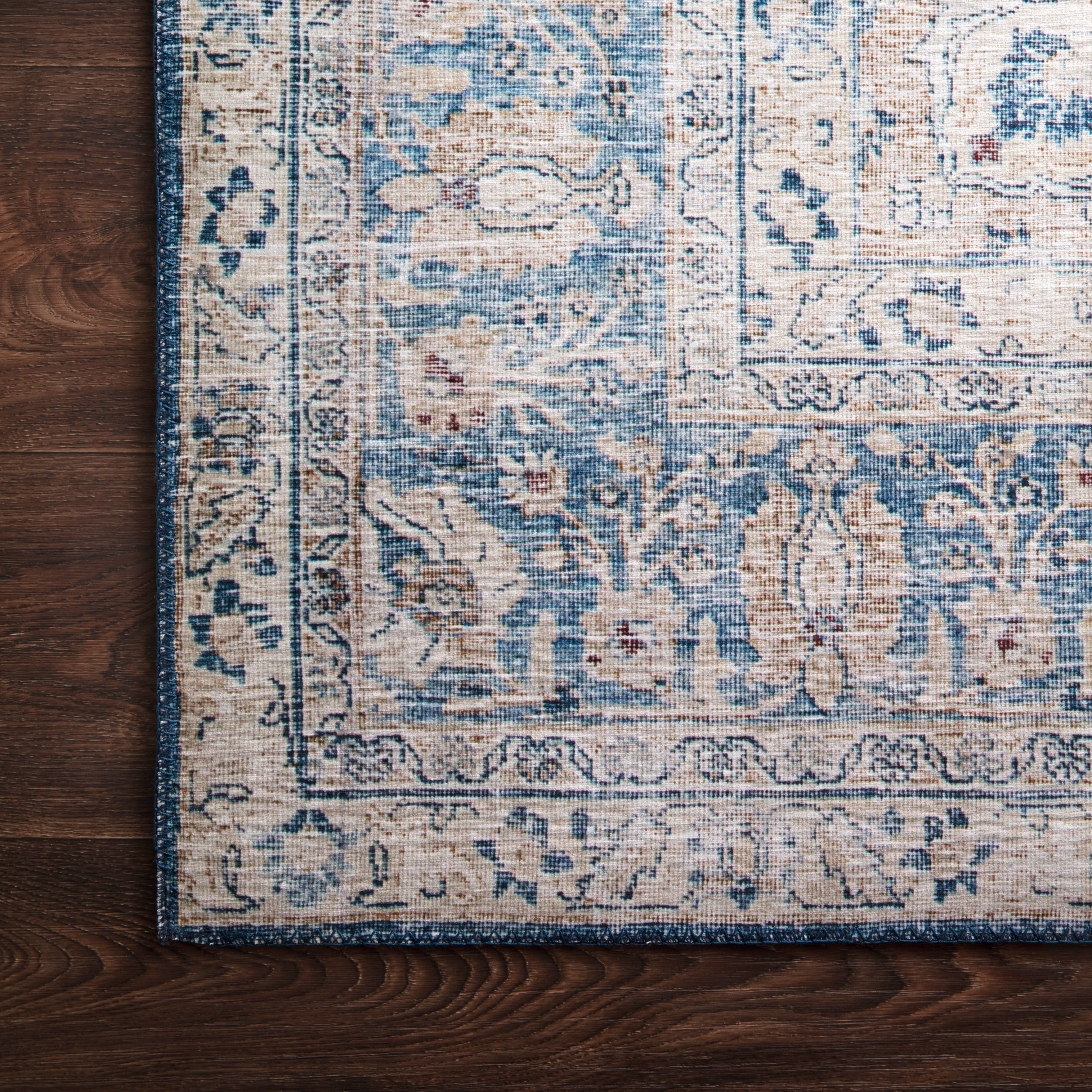 Hutchinson Polyester Face Rug in Marine / Peach