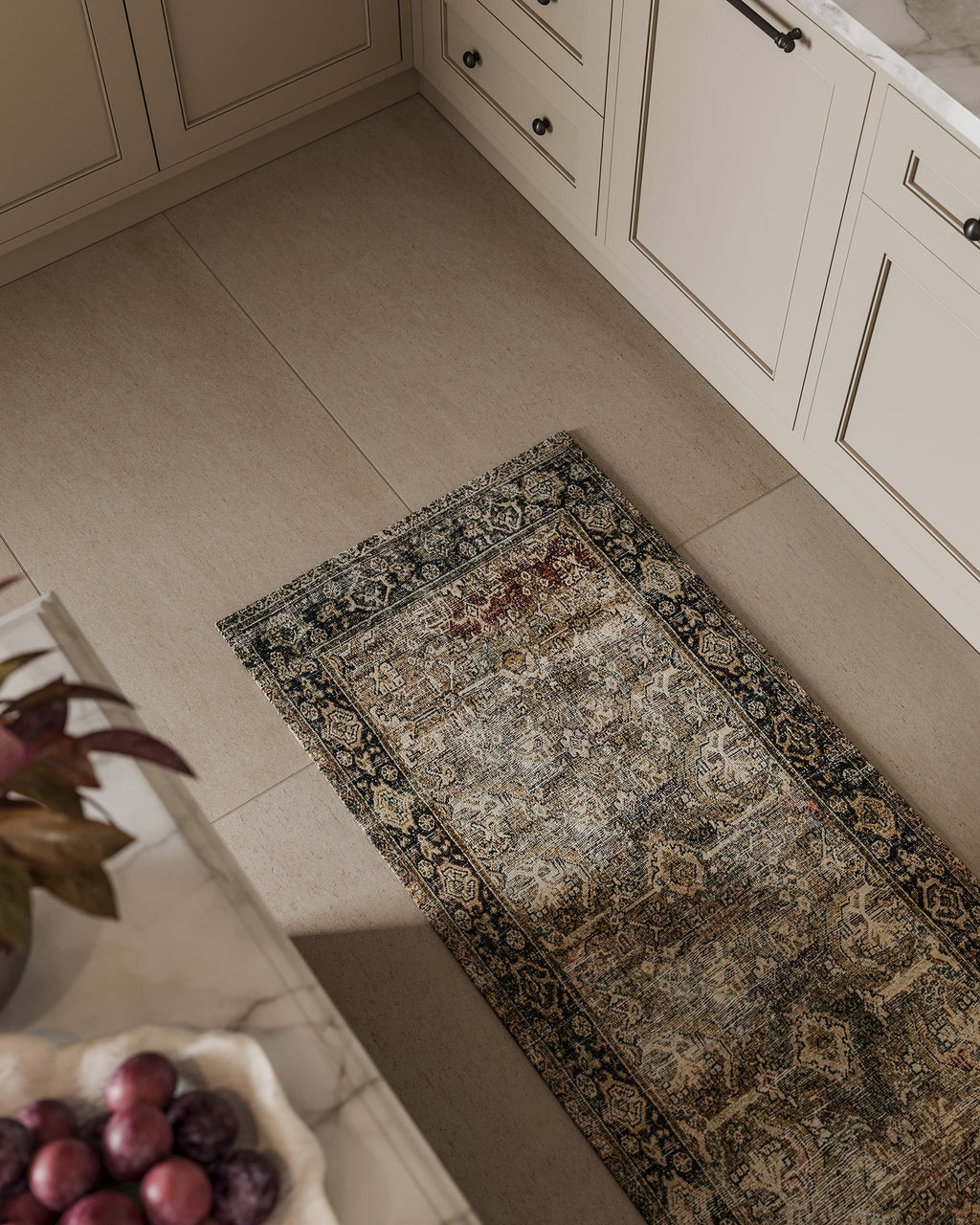 Hutchinson Polyester Face Rug in Sage / Graphite