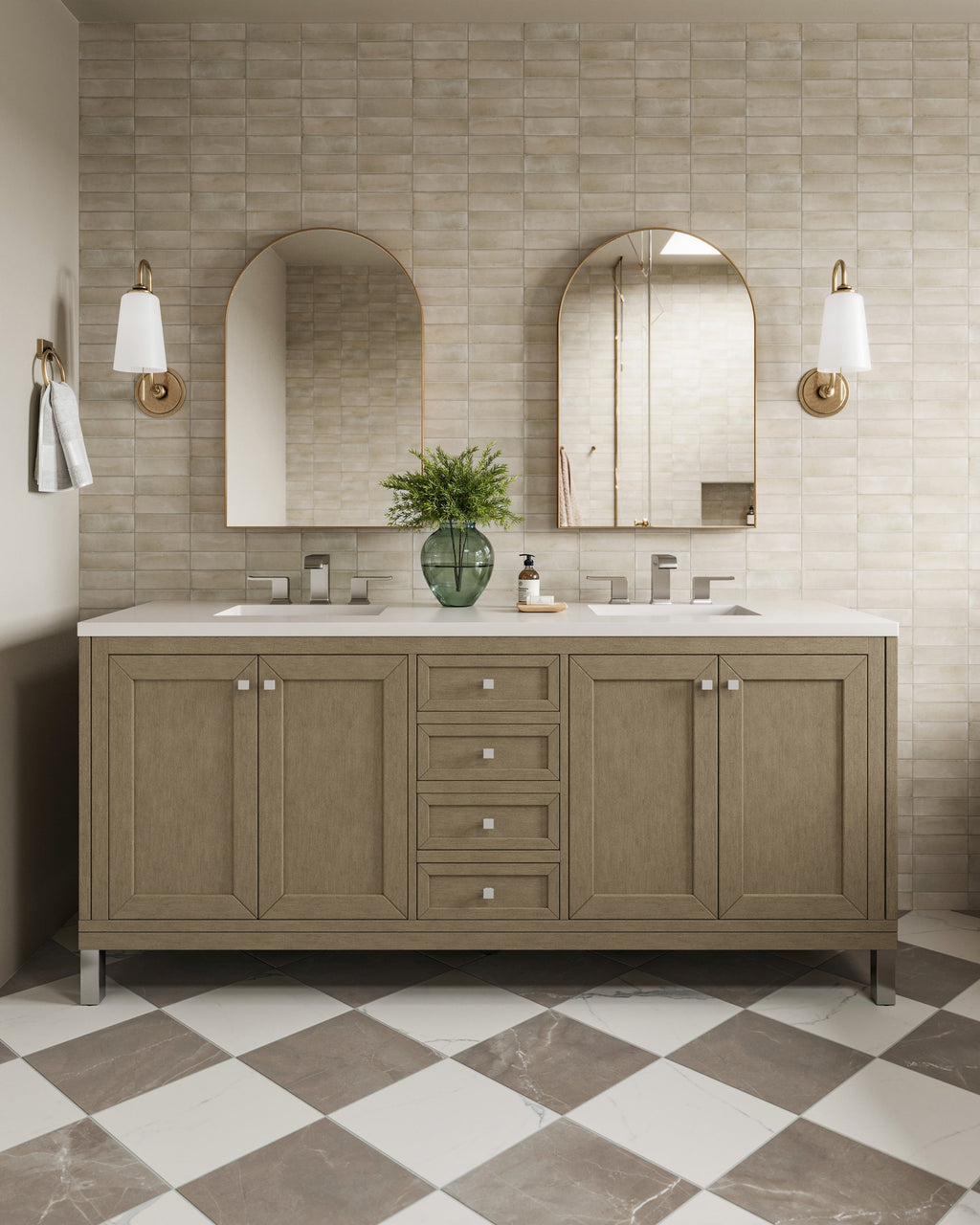 Esmeralda Small Mirror in Polished Brass