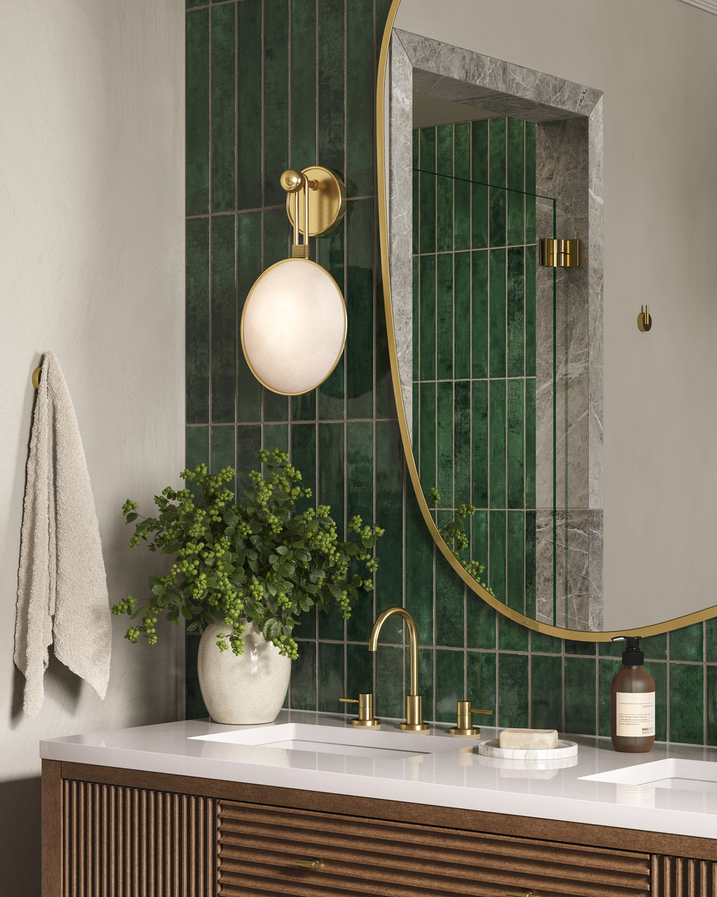 Noelle Wall Sconce in Vintage Brass