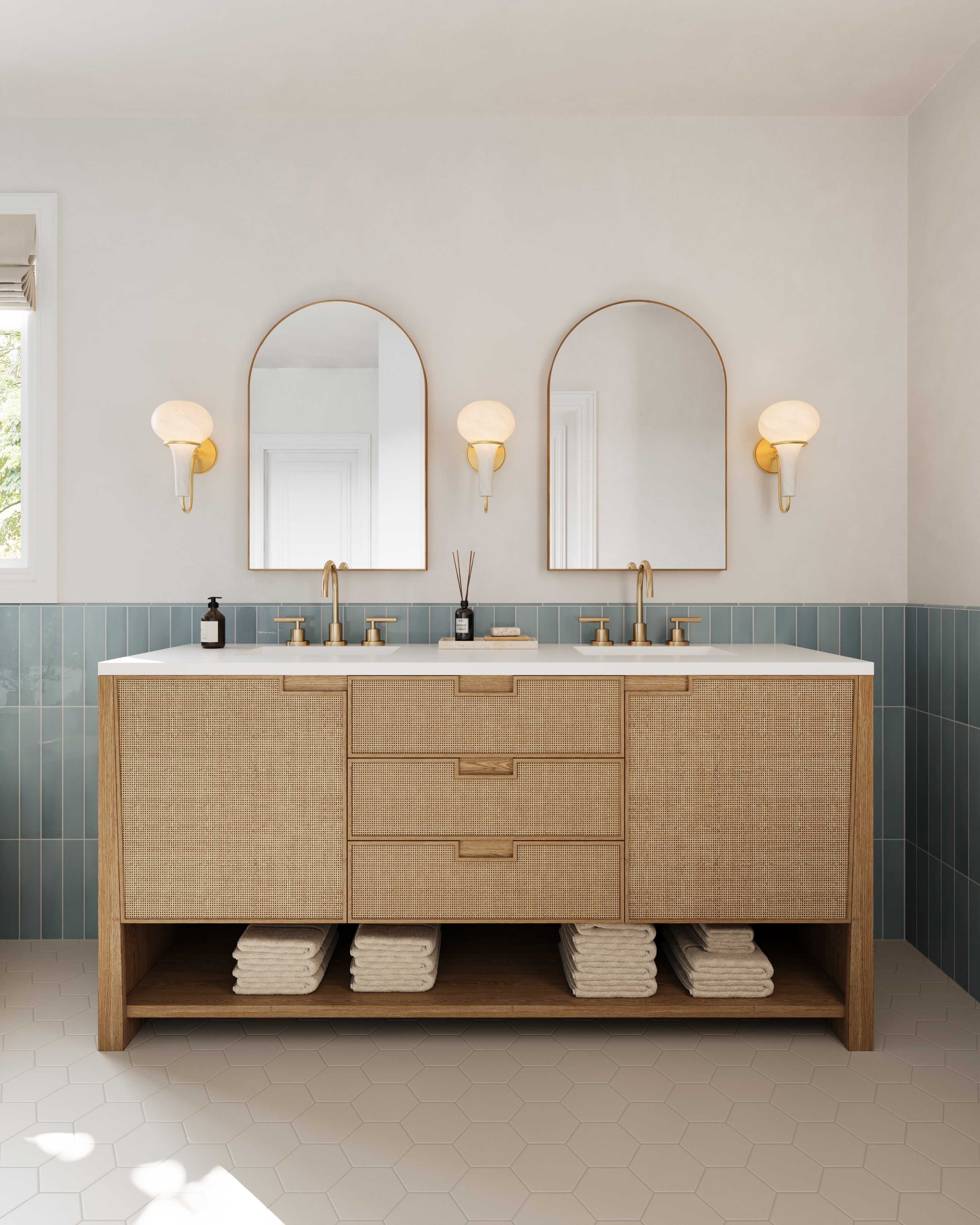 Esmeralda Small Mirror in Polished Brass