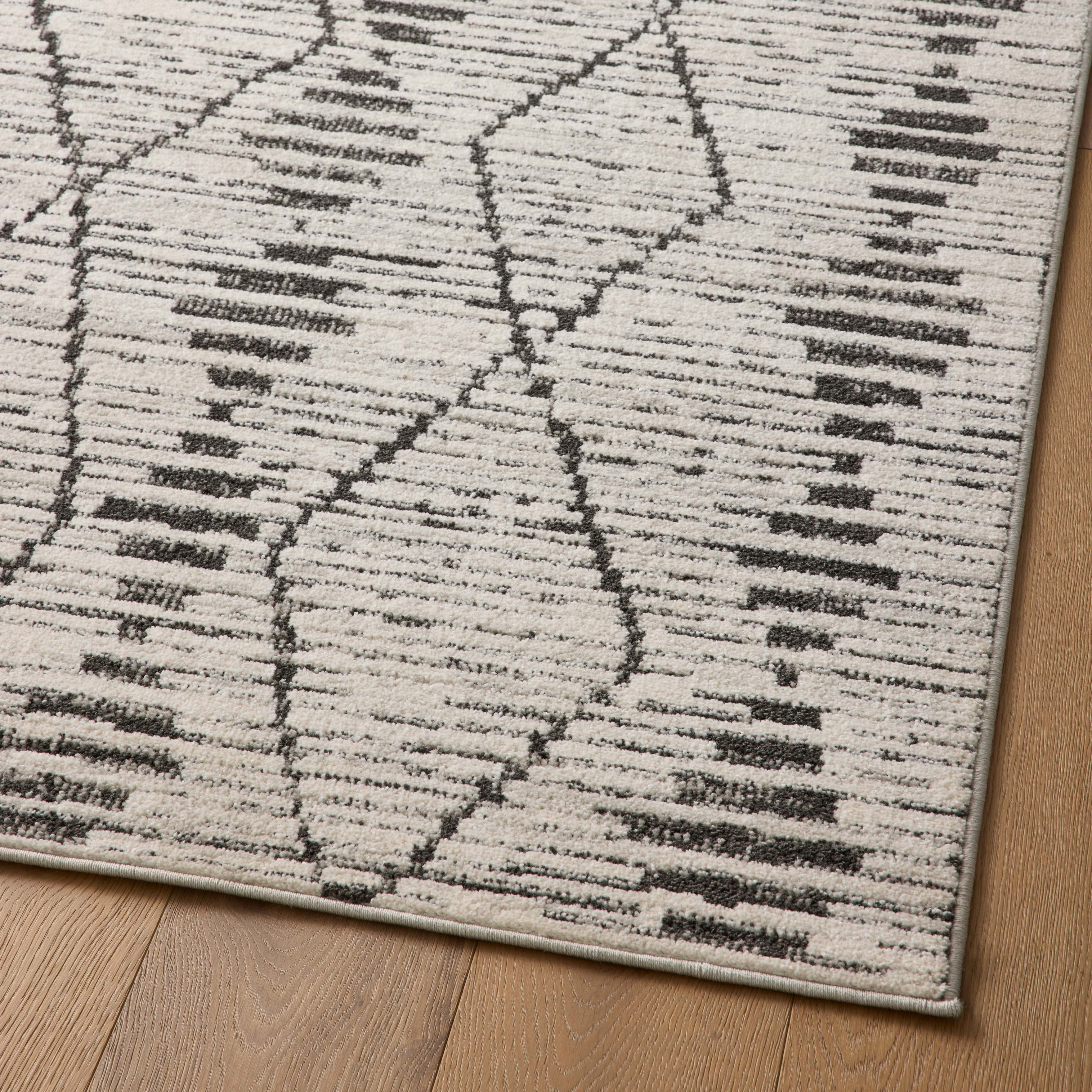 Liddy Polyester Pile Rug in Graphite / Platinum